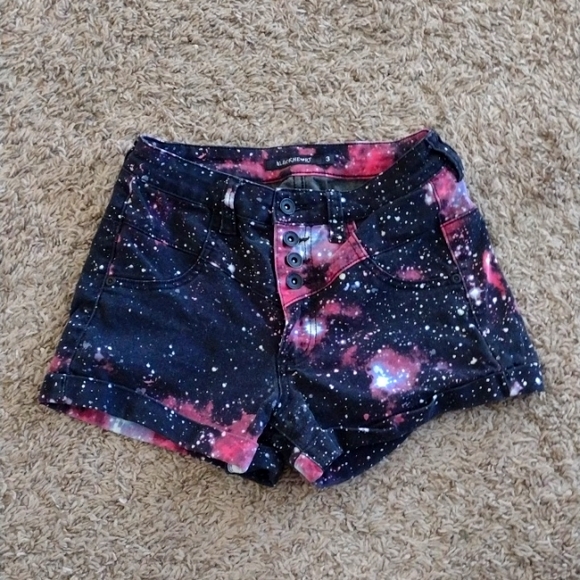 Shorts - Picture 2 of 3